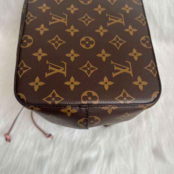 🔥LOUIS VUITTON NéoNoé bucket bag. - Picture 8 of 15